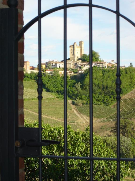 Agriturismo I Grappoli Serralunga d'Alba Luaran gambar