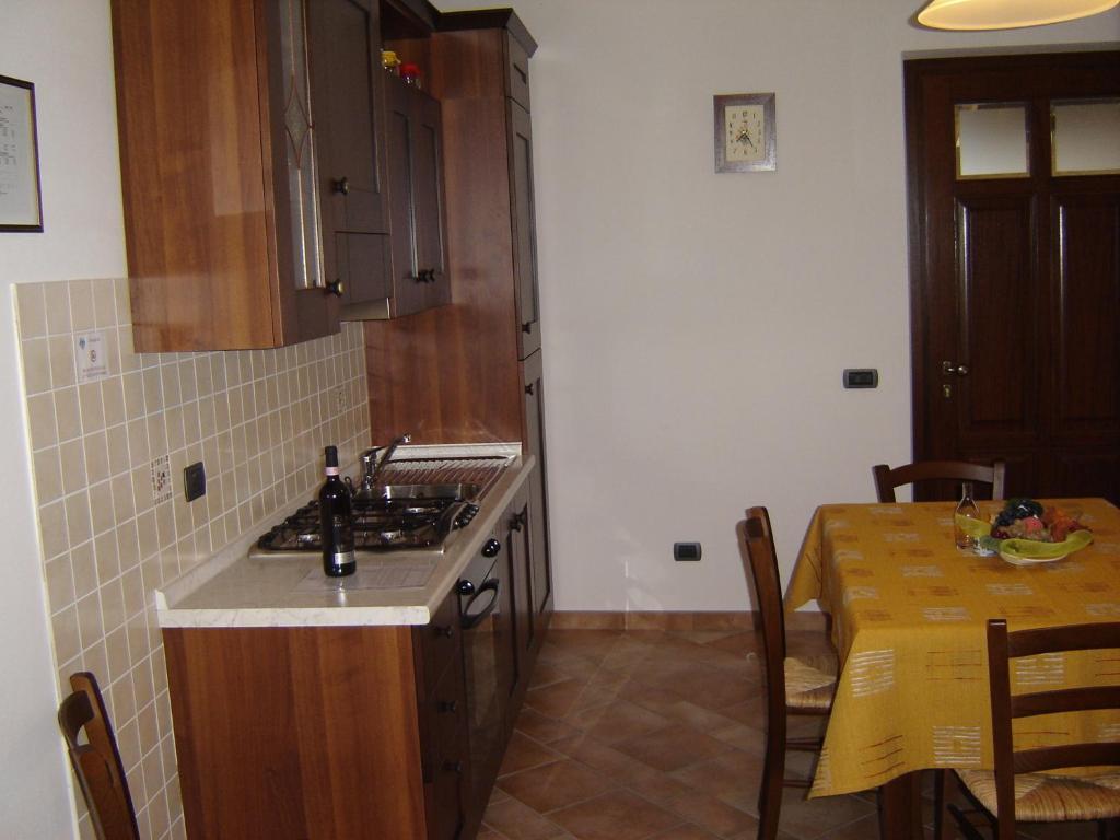 Agriturismo I Grappoli Serralunga d'Alba Bilik gambar