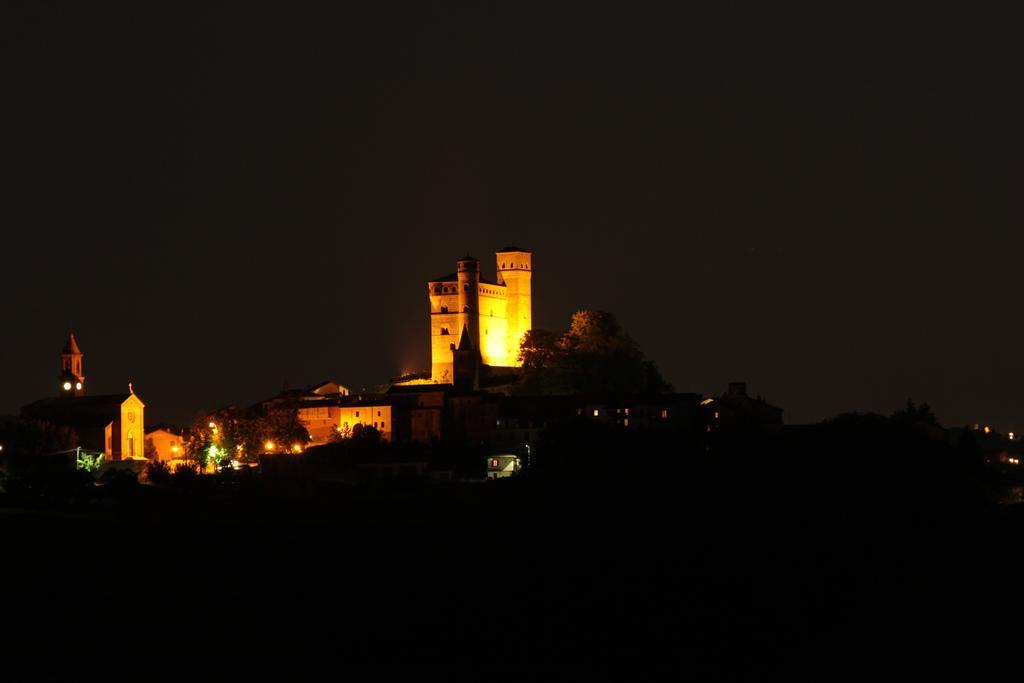 Agriturismo I Grappoli Serralunga d'Alba Bilik gambar