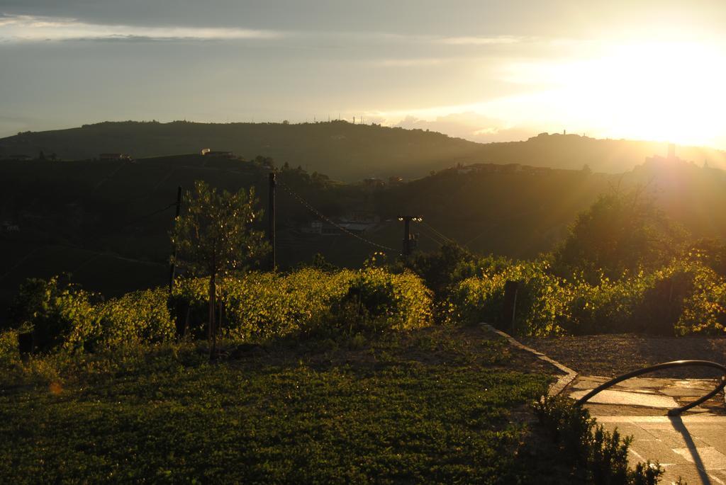 Agriturismo I Grappoli Serralunga d'Alba Luaran gambar