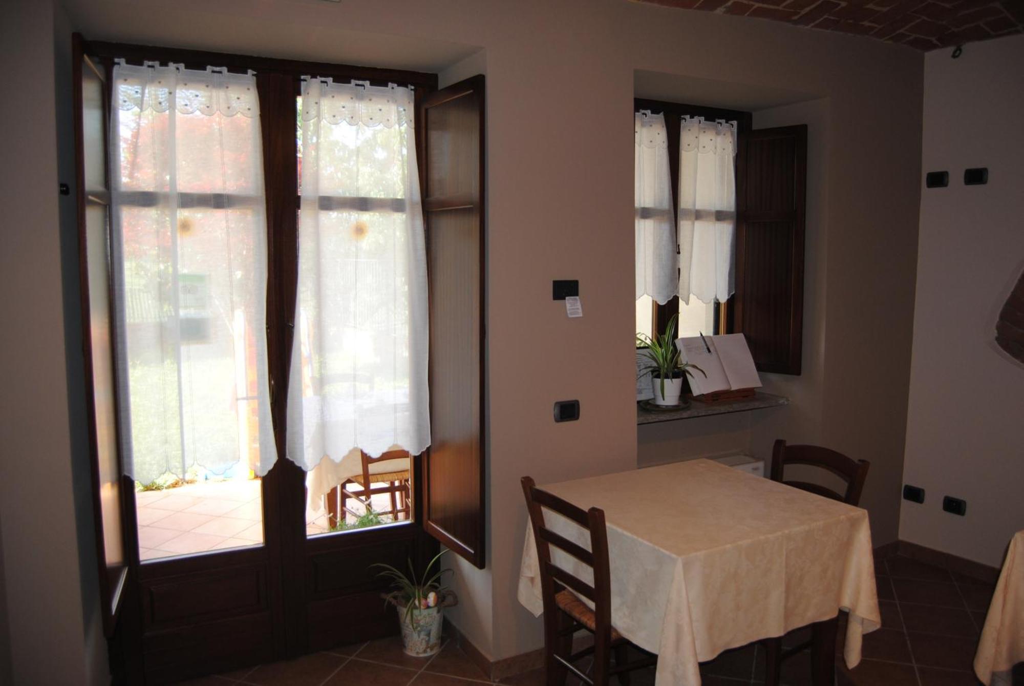Agriturismo I Grappoli Serralunga d'Alba Luaran gambar