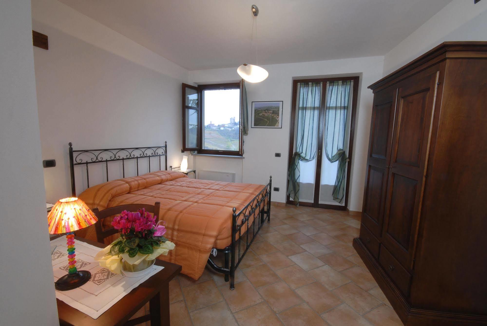 Agriturismo I Grappoli Serralunga d'Alba Luaran gambar