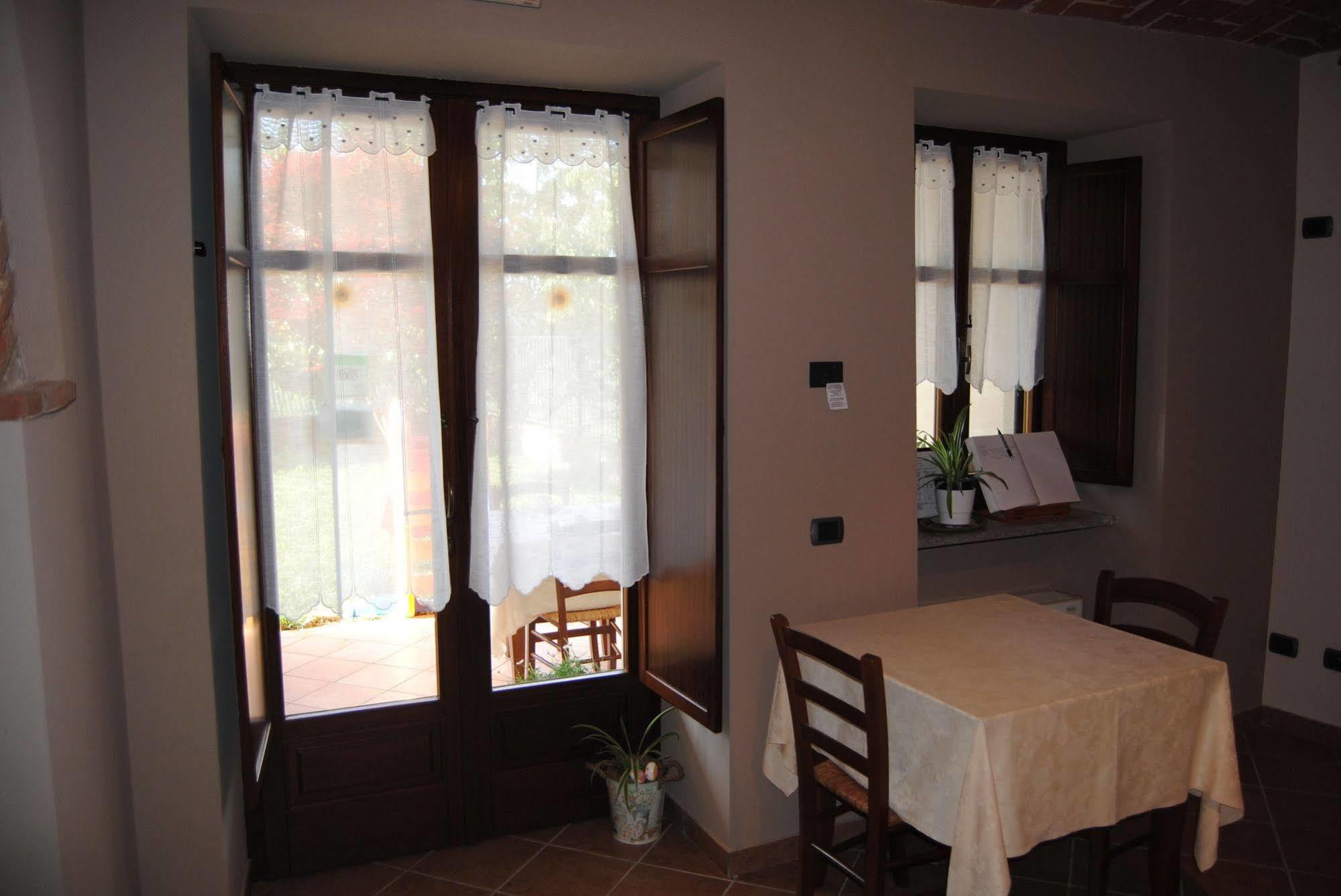 Agriturismo I Grappoli Serralunga d'Alba Luaran gambar